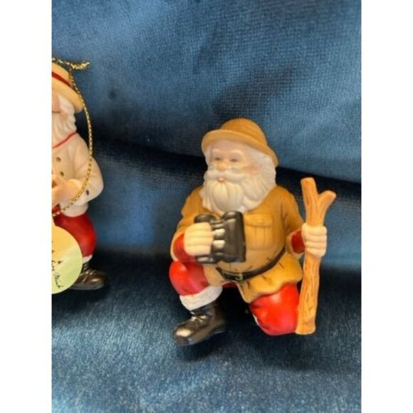The Danbury Mint Christmas Decorations 2 Santa in ITALY figurines 3/4" - Picture 6 of 10